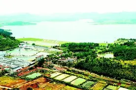 溾水在京山城区穿城而过：城水相依两千年图片