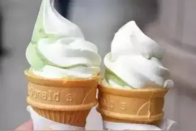 网曝麦当劳甜筒冰淇淋竟然这么脏，机器里全是霉菌！麦当劳（中国）连夜发声明……图片