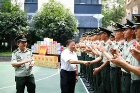 唐利民看望慰问驻省政府机关武警中队全体官兵图片