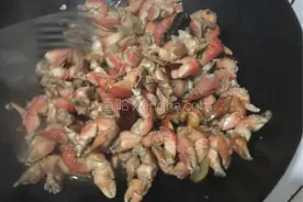 香辣蟹钳图片