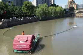 漂浮物自动打捞 杭州河道新添保洁“神器”图片