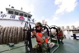 海南海警举行重温军人誓词仪式图片