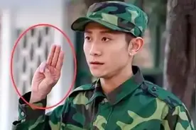 围观丨这个手势火了，一半人做不到，你会做吗？图片