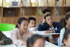 同济学子为山区孩子打造首批“梦想教室”图片