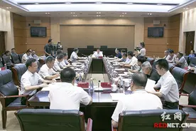 杨光荣调研全省人社工作 要求打造四大品牌图片