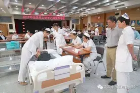 把握抢救黄金三分钟 单人徒手心肺复苏开考图片
