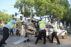 报废摩托车送到哪里？居住证怎么办理？他们体验后这么说……图片