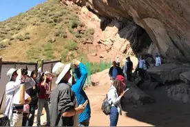 巫新华：新疆天山康家石门子岩画与早期西王母图片