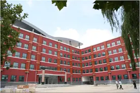 山东省首座“装配式”钢结构教学楼在济阳建成图片