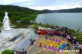 航拍甘肃陇南乞巧节：在水一方 传承千年图片