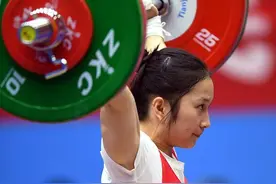 高清全运会举重女子53公斤级，廖秋云夺冠图片