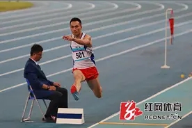 17米23！衡阳小伙董斌三级跳成功夺冠图片