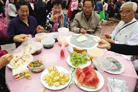 千人百家宴 醇香睦邻情图片