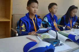 新华小记者对话作家王立春图片