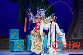 粤剧精彩亮相2017年中国-东盟（南宁）戏剧周图片