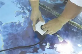 水中拔插头不触电！成都85后造出不怕水的插座图片