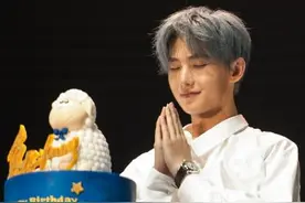杨洋生日会温馨又感人 上万粉丝共同庆祝图片