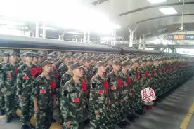 “00后”新兵入伍啦！ 湖北暨武汉市首批320名新兵奔赴军营图片
