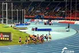 田径项目: 男子1500米决赛骆玉玺夺冠图片