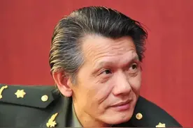 刘洪彪：挚爱黑白红 崇尚真善美图片