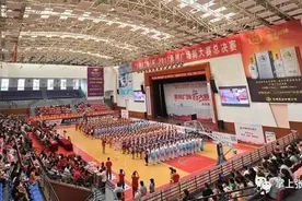 是的，代表着张家界广场舞最高水平的舞王诞生了！图片