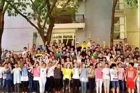 男神女神罕见毕业照，你最爱哪一张？图片