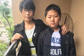 10岁儿子照顾癌症妈妈 妈妈离世前想给儿子找个新家图片