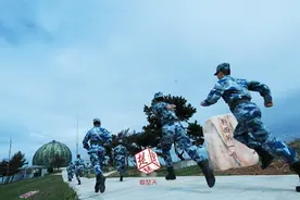 本报记者受邀走进空军雷达站，解读高山千里眼的战斗密码图片