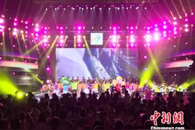 第十三届全国学生运动会浙江落幕 感恩一线工作者成闭幕式亮点图片