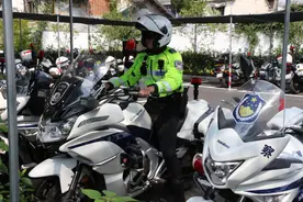 杭州交警TPTU：有帅上天坐骑 更有超智慧“大脑”图片