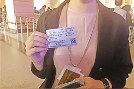 兰渝铁路9月29日正式通车运营 昨日兰州车站售出首张车票图片