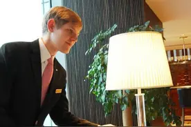 注意！住酒店之前一定要检查好房间，不然……图片