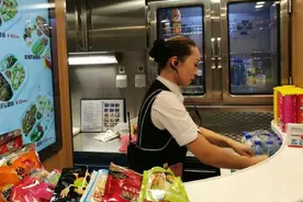 最大的惊喜是有网络！“复兴号” 提高出行满意度 服务措施更贴心视频封面