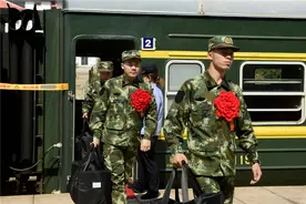 新兵入伍第一天：初体验，一辈子图片