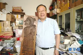 痴迷模具二十载 中外糕饼信手来——王来华和他的糕饼模具收藏图片