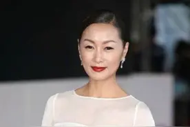 “怀玉公主”优雅现身 46岁依旧优雅美丽图片