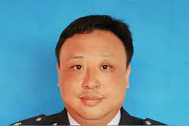 孝感动天的典范——刘 震图片