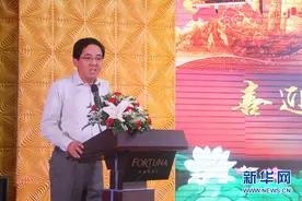 越南中国商会举行迎国庆贺中秋晚会图片