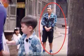 嗯哼紧追小泡芙 收到刘畊宏“岳父的凝视”图片