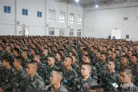 国庆长假，新兵的这份“假日大餐”是不是让你流口水……图片