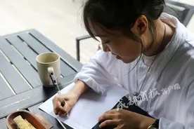 视频丨暴脾气的父亲开滴滴，暖心女儿写了这样一张纸条贴车里图片