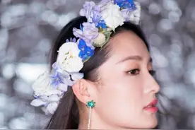 李沁亮相品牌活动 清新甜美化身“花仙子”图片