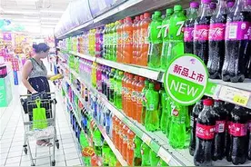青岛三伏天饮料迎销售高峰 功能性饮料受青睐图片