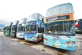 昆明公交年内淘汰1037辆“黄标车” 其中88辆双层车图片
