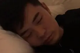张子萱微博故事晒陈赫睡相 大特写翘唇迷人图片