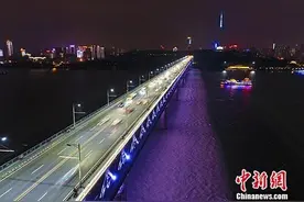 武汉长江大桥通车60周年 “中国桥梁”成为亮丽名片图片