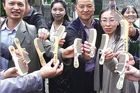走进“谭木匠”：全球梳子第一股的木镜品牌梦图片