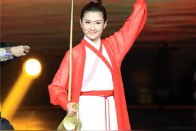 《拜见小师父》Selina现场泪崩 周深演绎越剧版《大鱼》图片