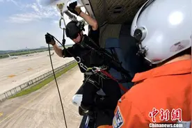 浙江公安空中突击队开练 打造空地联合打击新局面图片
