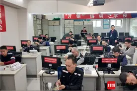 开锁技术哪家强？成都21名开锁匠“考证”图片